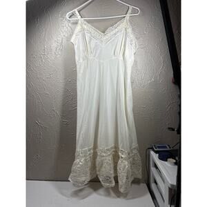 Vintage Aristocraft Superior Nylon Full Slip Bodice Lace Trim Cream Size 41 USA